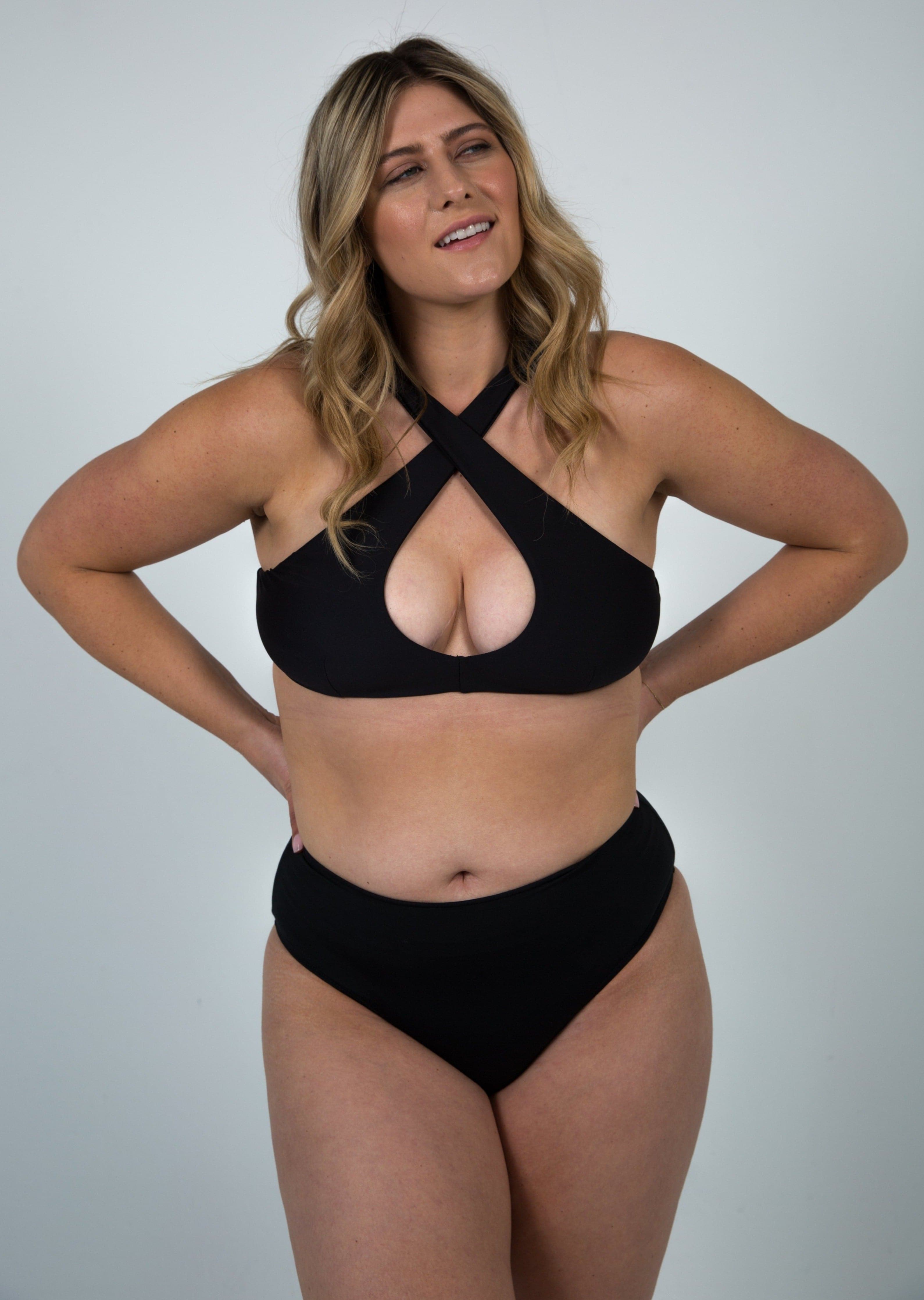 Model is 5' 11