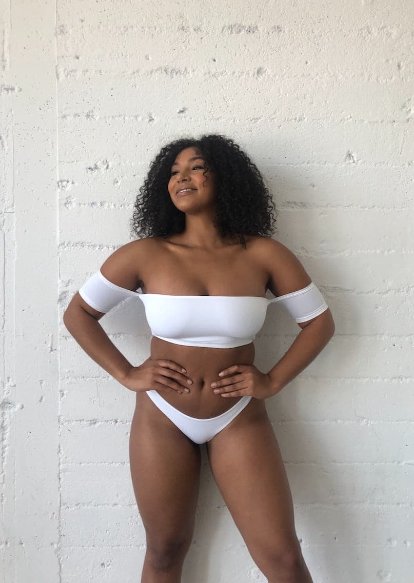 Sophia wears a size large. Her measurements are 223/24/2424